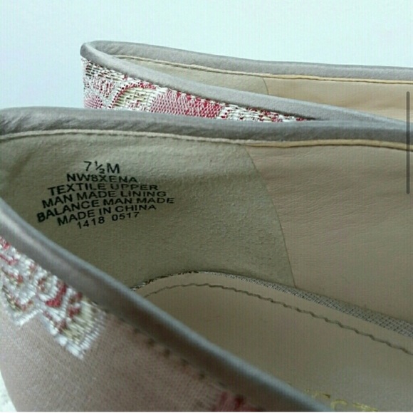 Nine West Xena Nude Floral Tapestry Loafer Slip On - Picture 4 of 8
